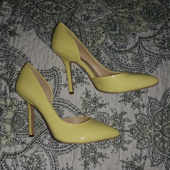 Jessica Simpson Shoes - 👠Jessica Simpson👠 Jonii pump in lemon chiffon